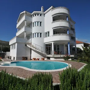 https://apartments-villa-lida.splithotels.org